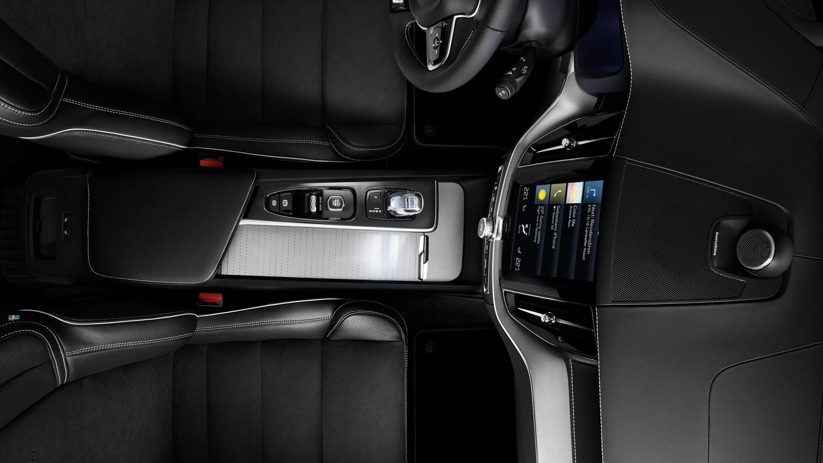02_volvo-xc60-my18-twinengine-interieur-aufsicht-display-sitze-konsole-vcc10768.jpg