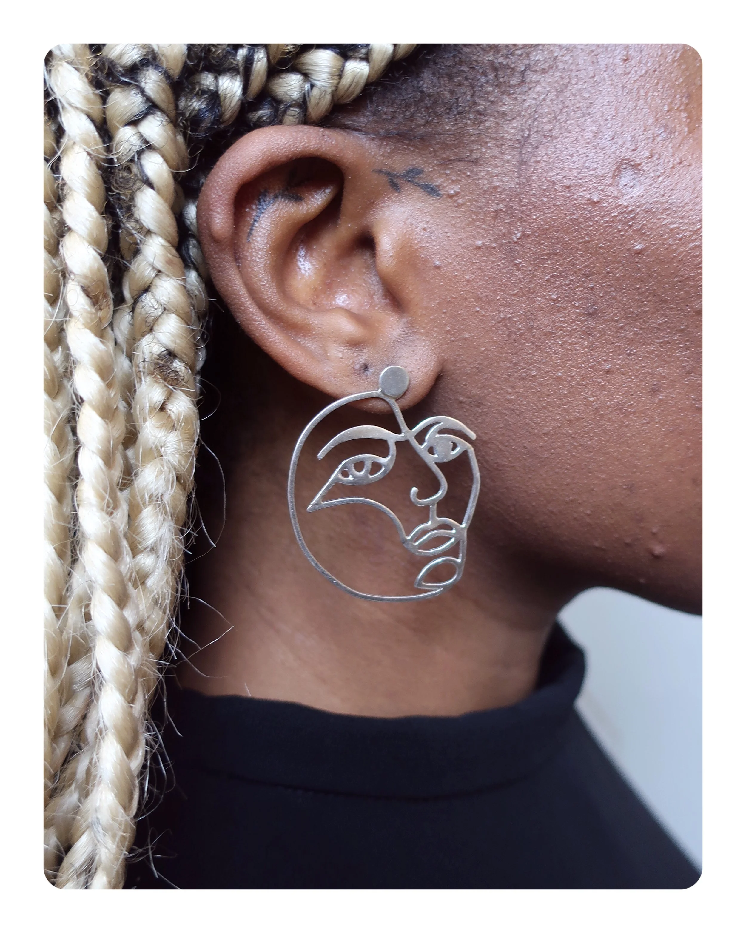 Exclusive Merch from Madame Unikat