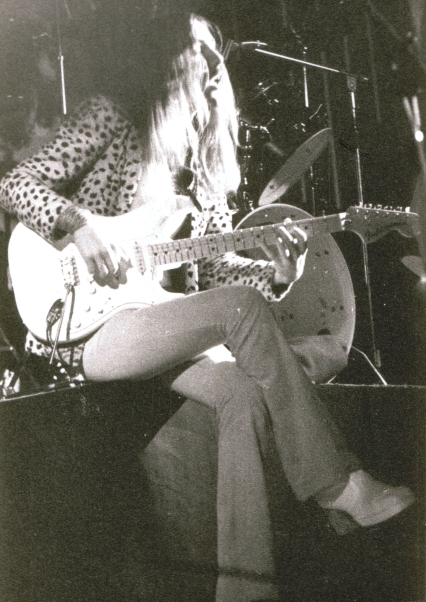  Uli playing the intro to&nbsp; They need a Million &nbsp;at College St Barthelemy, Liège, Belgium,&nbsp;26. November 1975 