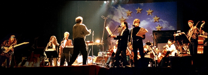  "SYMPHONIC ROCK FOR EUROPE" - ULI JON ROTH &amp; BRUSSELS SYMPHONY ORCHESTRA&nbsp; TOMMY HEART, MICHAEL FLEXIG, PETER GOALBY, JOHN PARR, DON AIREY, BERNARD DEKAISE Liège, Forum, Belgium - 23. April 1993 - Rock Palast TV 