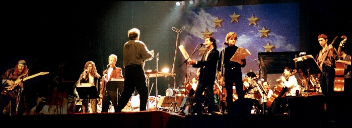 "SYMPHONIC ROCK FOR EUROPE" - ULI JON ROTH & BRUSSELS SYMPHONY ORCHESTRA TOMMY HEART, MICHAEL FLEXIG, PETER GOALBY, JOHN PARR, DON AIREY, BERNARD DEKAISE Liège, Forum, Belgium - 23. April 1993 - Rock Palast TV