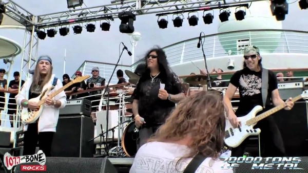  ULI with CHUCK&nbsp; BILLY &amp; ELLIOTT&nbsp; RUBINSON - on deck at 70 000 TONS OF METAL CARIBBEAN CRUISE 27. January 2011 