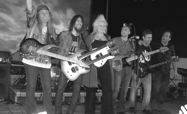  Guitar Night with RON THAL (BUMBLEFOOT) &amp; JENNIFER BATTEN Cascina, The Jungle, Italy, 4. August 2013&nbsp; 