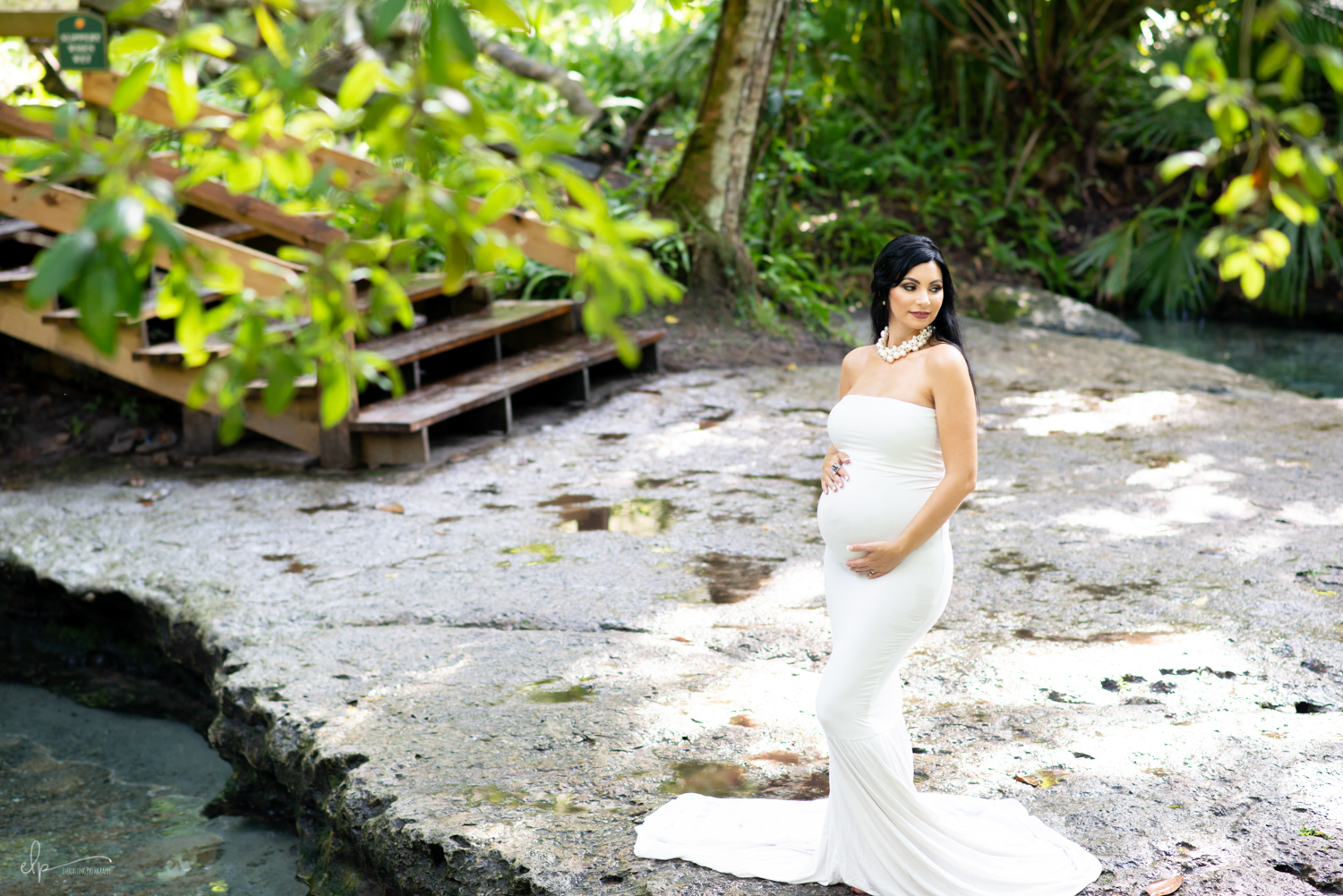 Maternity portrait session at kelly park rock springs