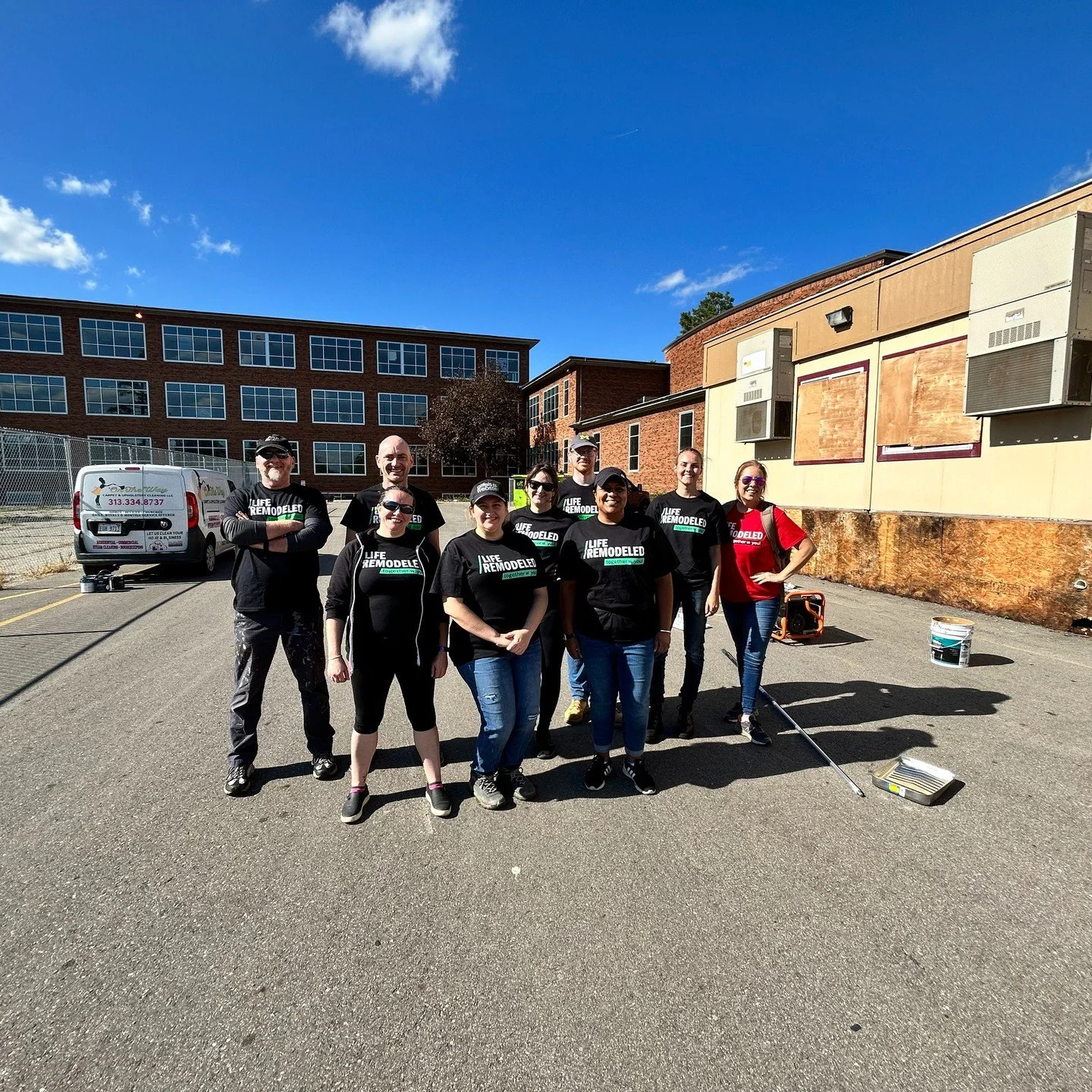 Resurget Engineering joined Giffels Webster at Life Remodeled volunteering event, a Six Day Project focused on clearing blight and building community in Detroit neighborhoods. Our volunteers worked at the former Winans Academy of Performing Arts inst
