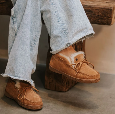  WARMBAT Bunya woman suede cognac | € 79,95 