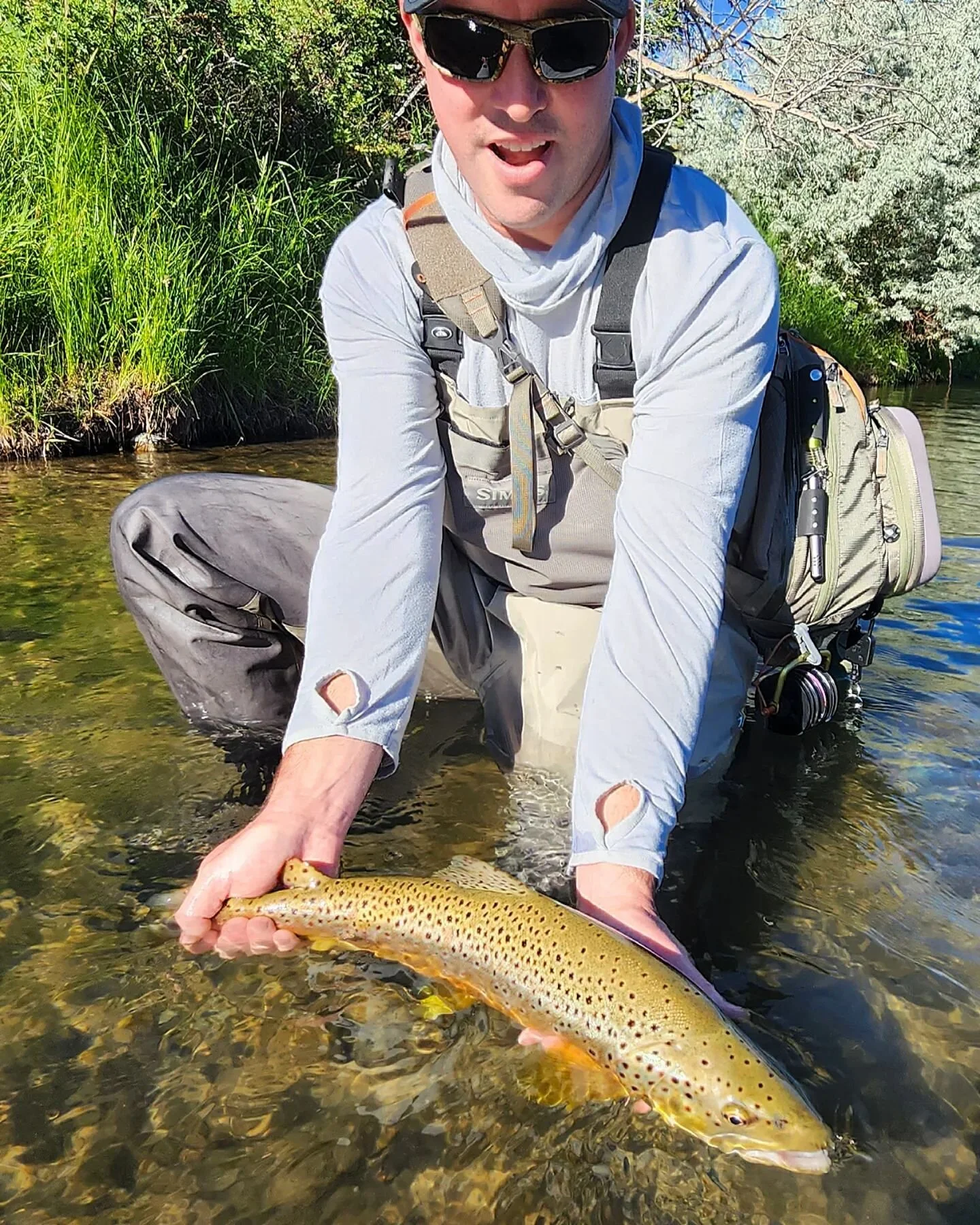 Butter sticks and rainbow sprinkles for @mattriv7 a few days ago. Thanks Matt. Thank you for the referral @theconnectiveflyfishco 
#GreatBasinGuideService 
#FlyFishing #CatchAndRelease #Barbless #TruckeeRiver #TruckeeRiverFlyFishing #BrownTrout #Truc