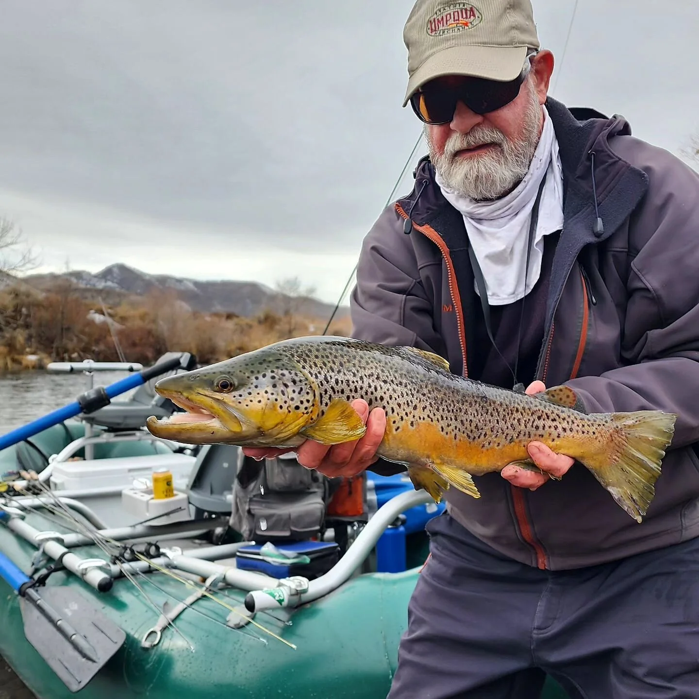 Always a pleasure to get on the water with Doug Ouellette @flyanglr . You may have fished some of his fly creations sold by Umpqua... The Stone Daddy, Peaches and Cream, and the Pyramid Popcorn Beatles... 
#GreatBasinGuideService 
#FlyFishing #CatchA