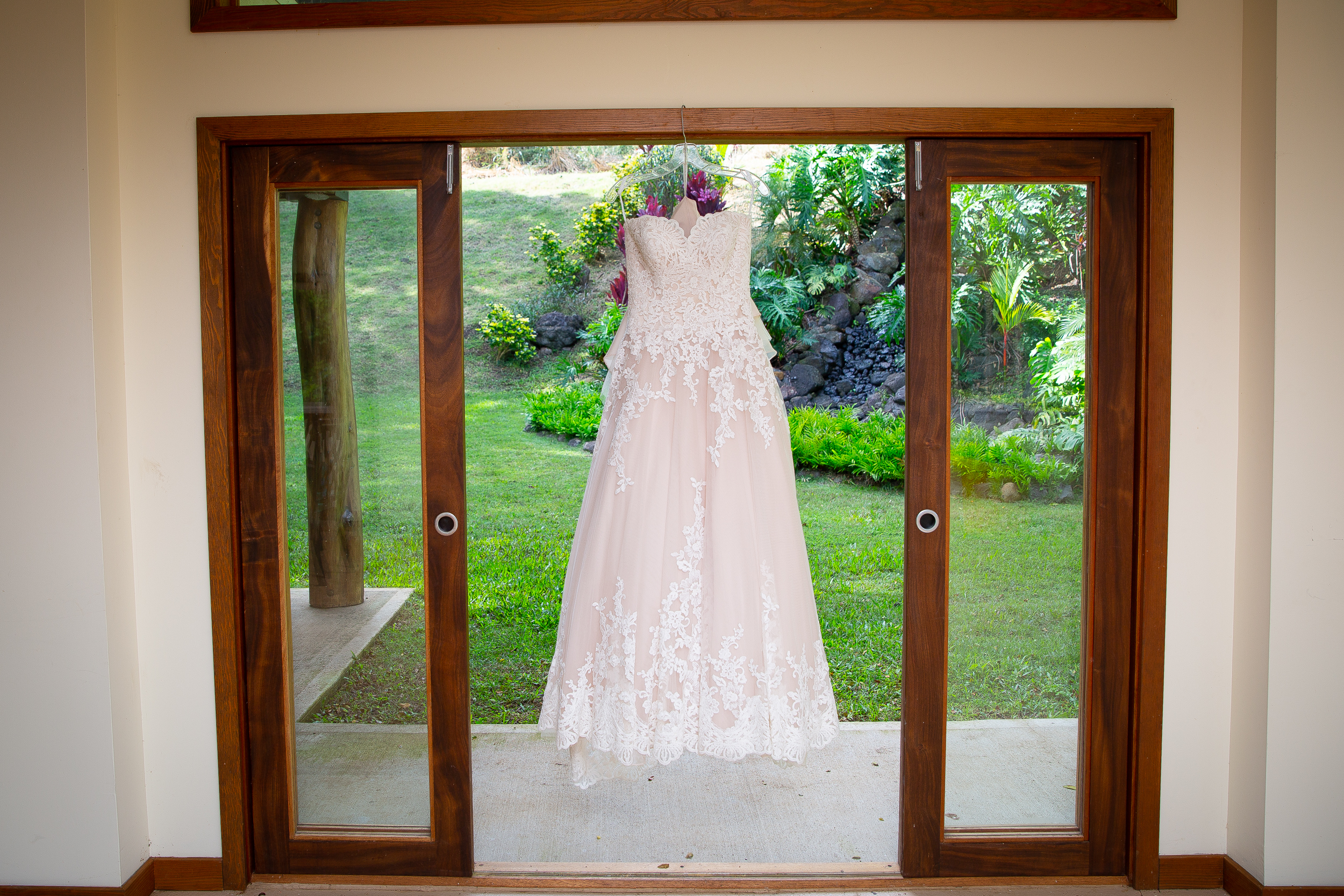 Kualoa Ranch Wedding in Hawaii -4.jpg