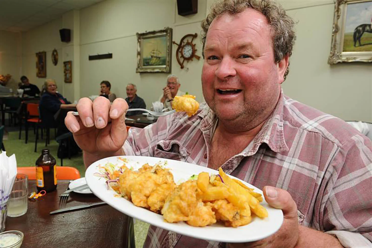 Jess MARKS - taieri_farmer_stephen_mitchell_enjoys_the_taste_of_1181173122.jpg