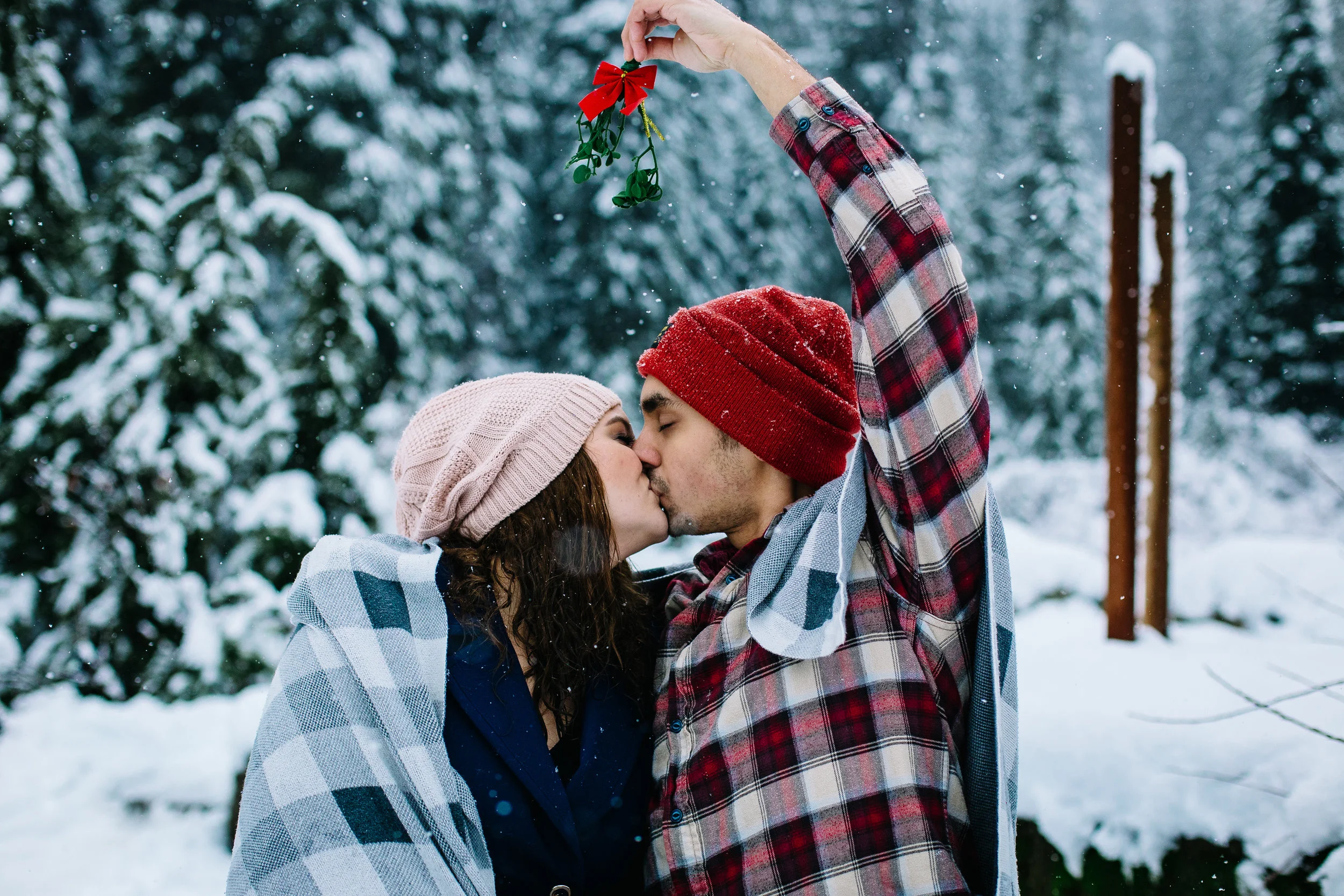 Courtney and Zak Snoqualmie Snowglobe Session (132).jpg