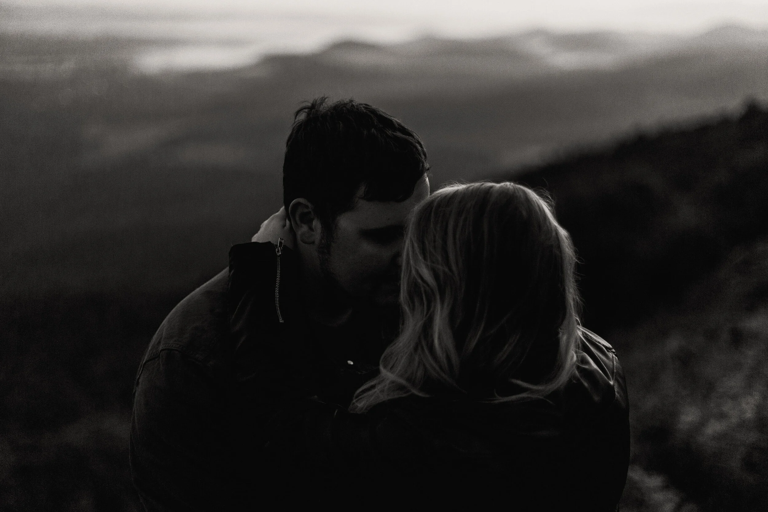 M+CRavensRoostMotorcycleSunriseEngagementSession(21).jpg