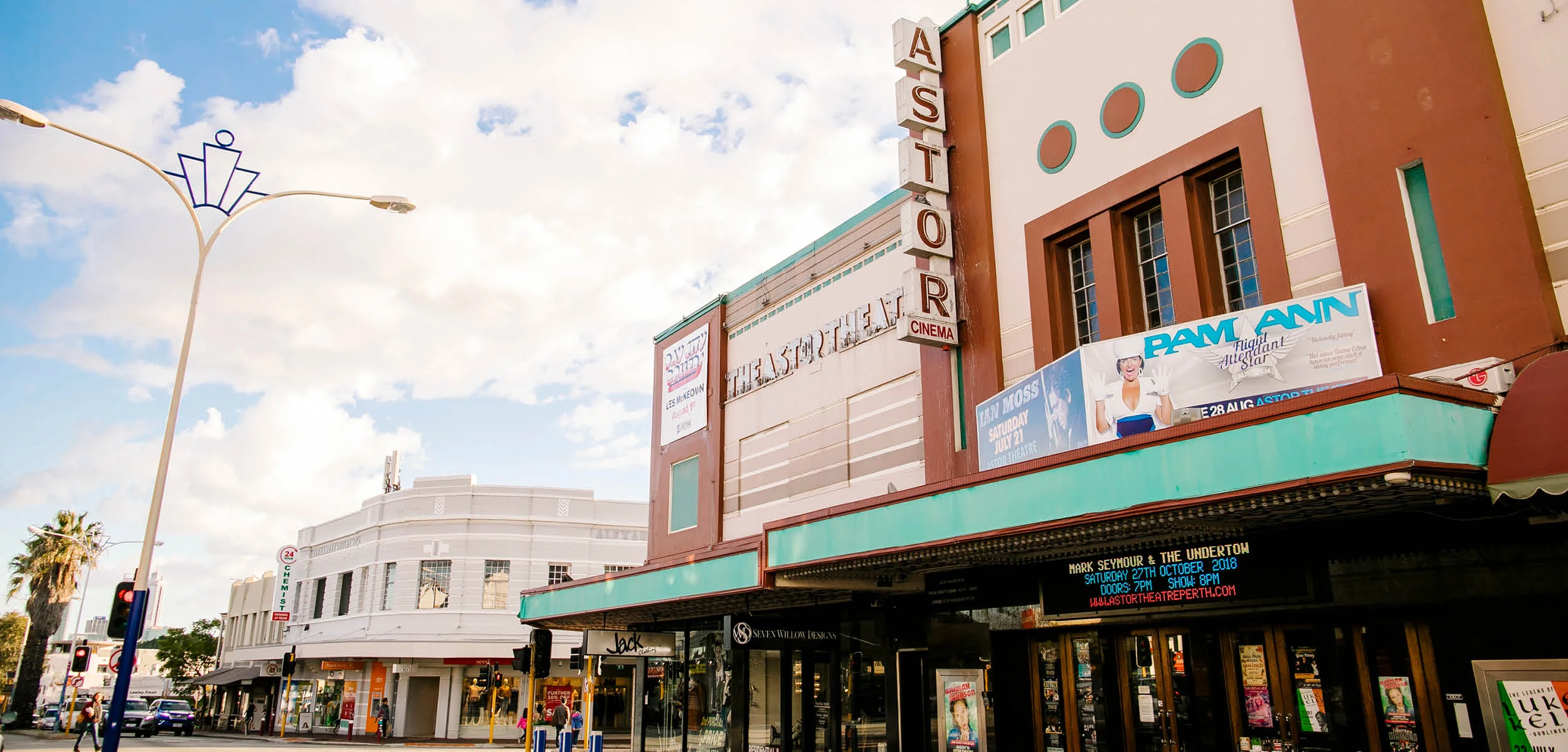BizSmart_Bookkeeping_Perth_Financial_Services_Advice_Business_Support_BAS_Payroll_Invoicing_Debt_Management_Profit_Loss_CONTACT_HERO.jpg