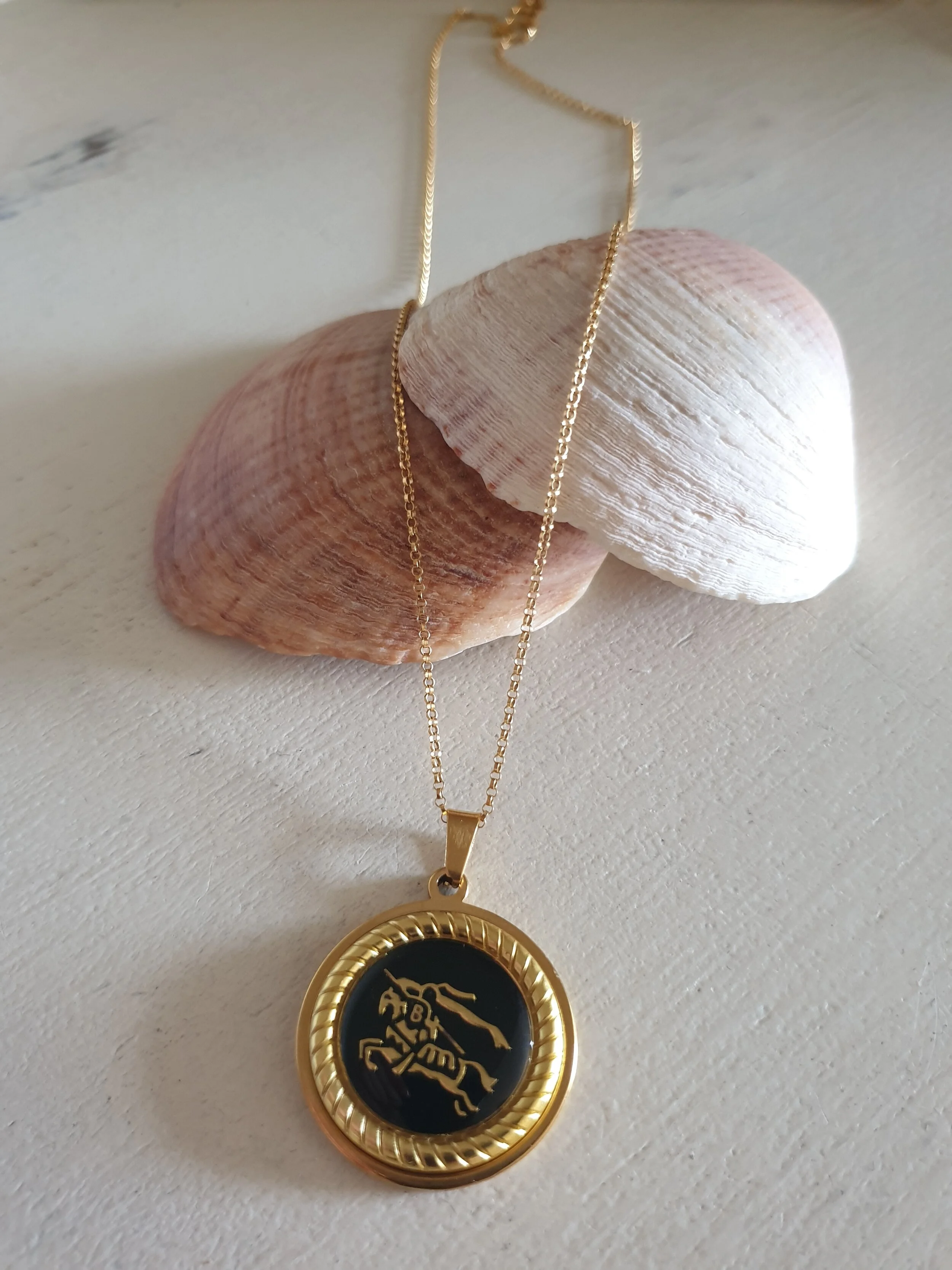 burberry pendant