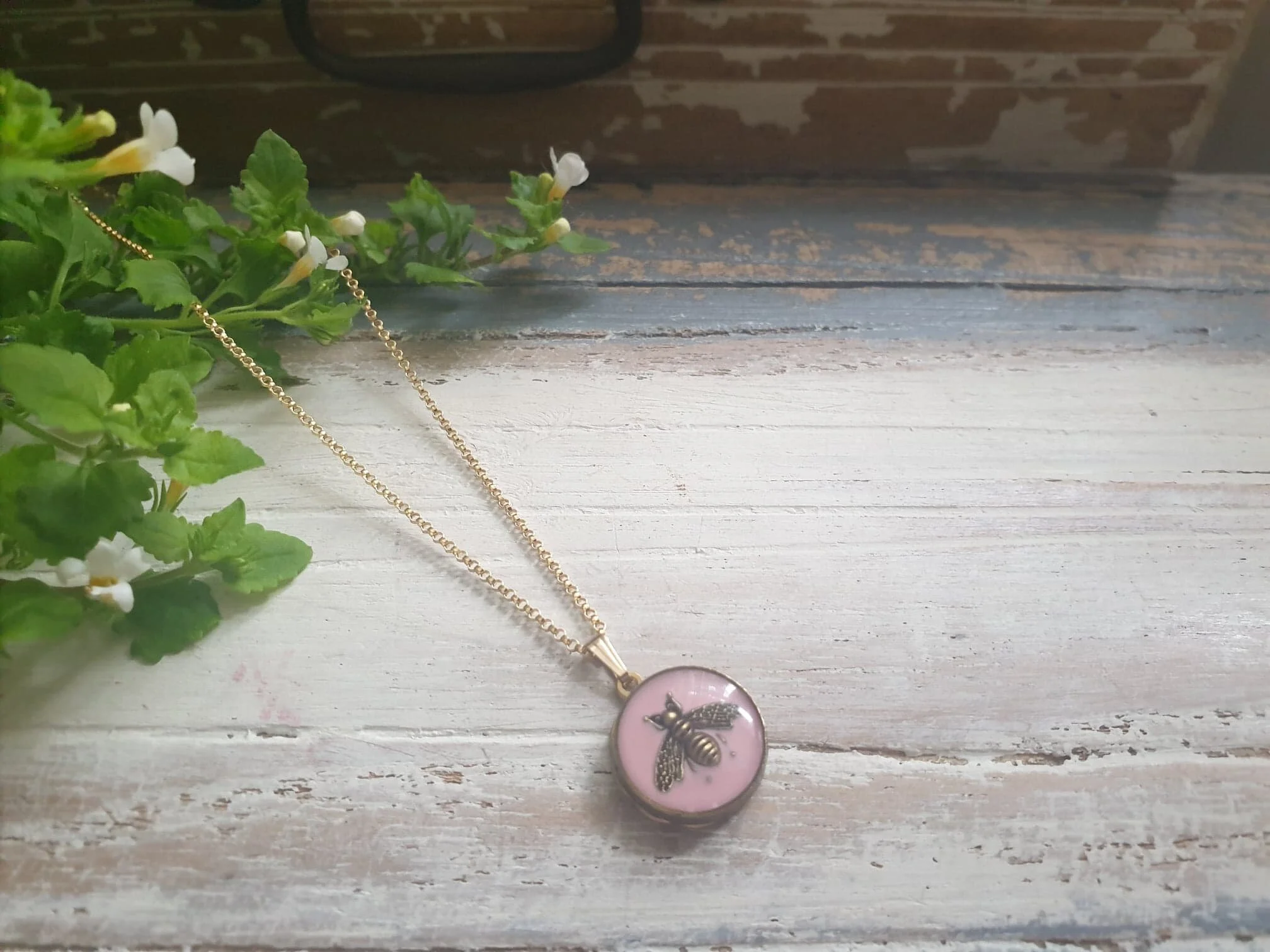 gucci button necklace