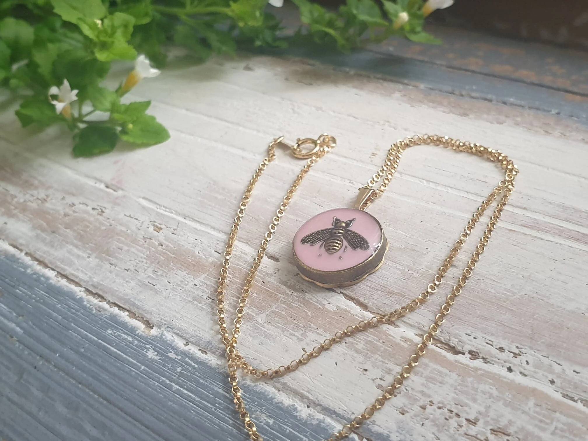 gucci button necklace