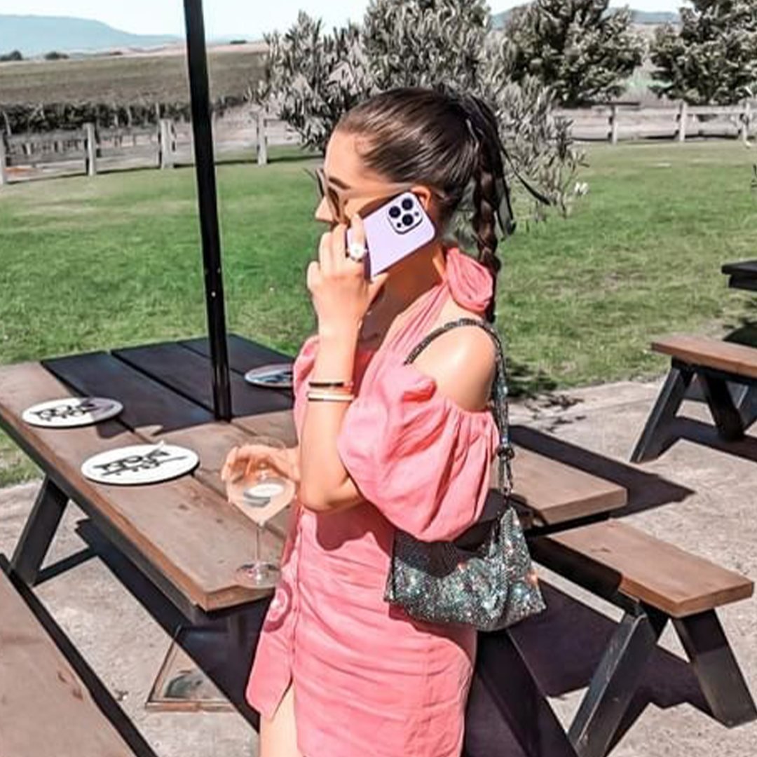 Midday musings with a touch of sophistication. Enjoying a perfect lunch and a phone case that complements the mood, as beautifully captured by @healthyfoodfast

Shop yours now at the link in our bio.

#ValerieConstance #ArtistHardShellCaseWithMagSafe