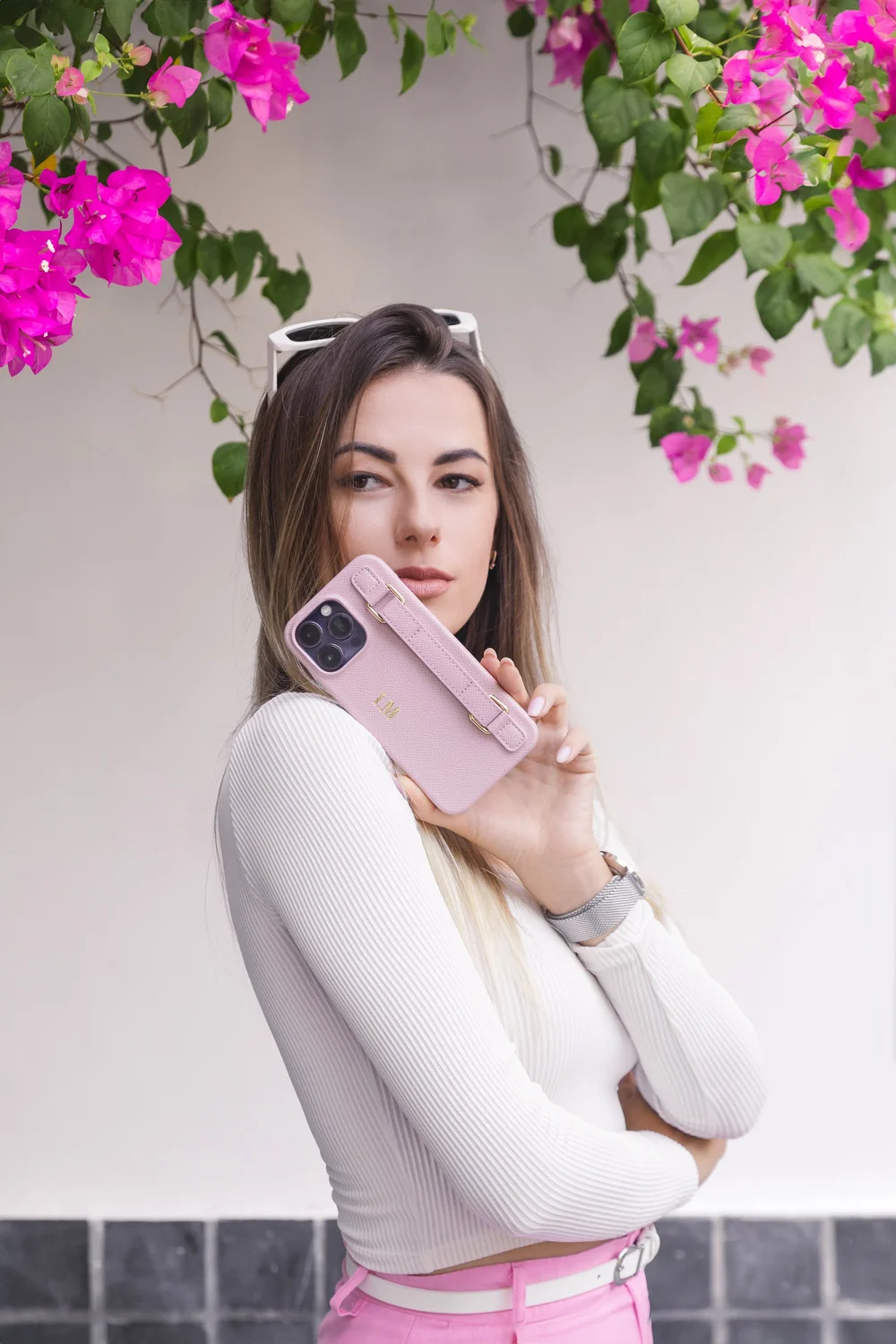 iPhone 16 Series Fashionista Handle Grip Case Pale Pink