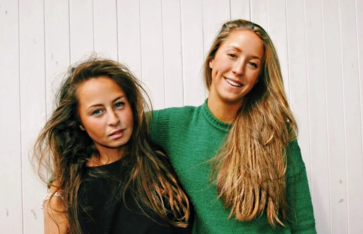 Me healthy &amp; happy with my older sister, Imo, in 2013