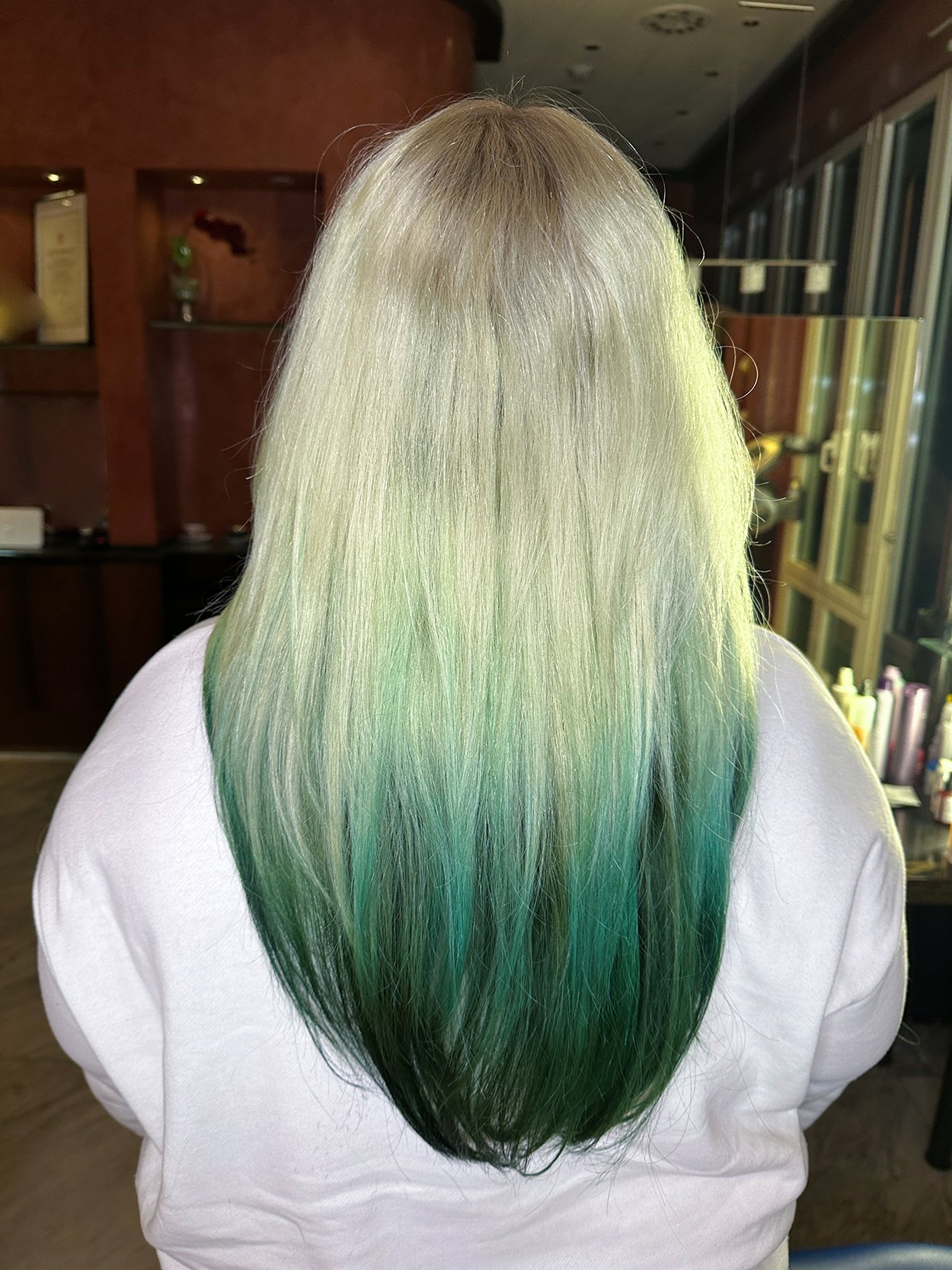 Tip-dye-hair-blond-green.jpg