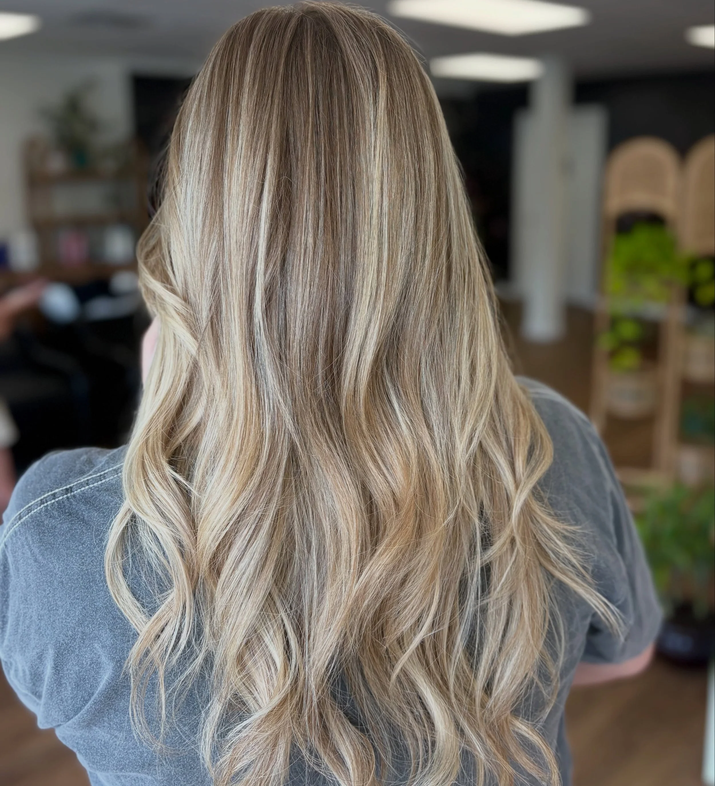 ✨✨✨ #njhairsalon #njhairstylist #balayage #redkenshadeseq #blonde