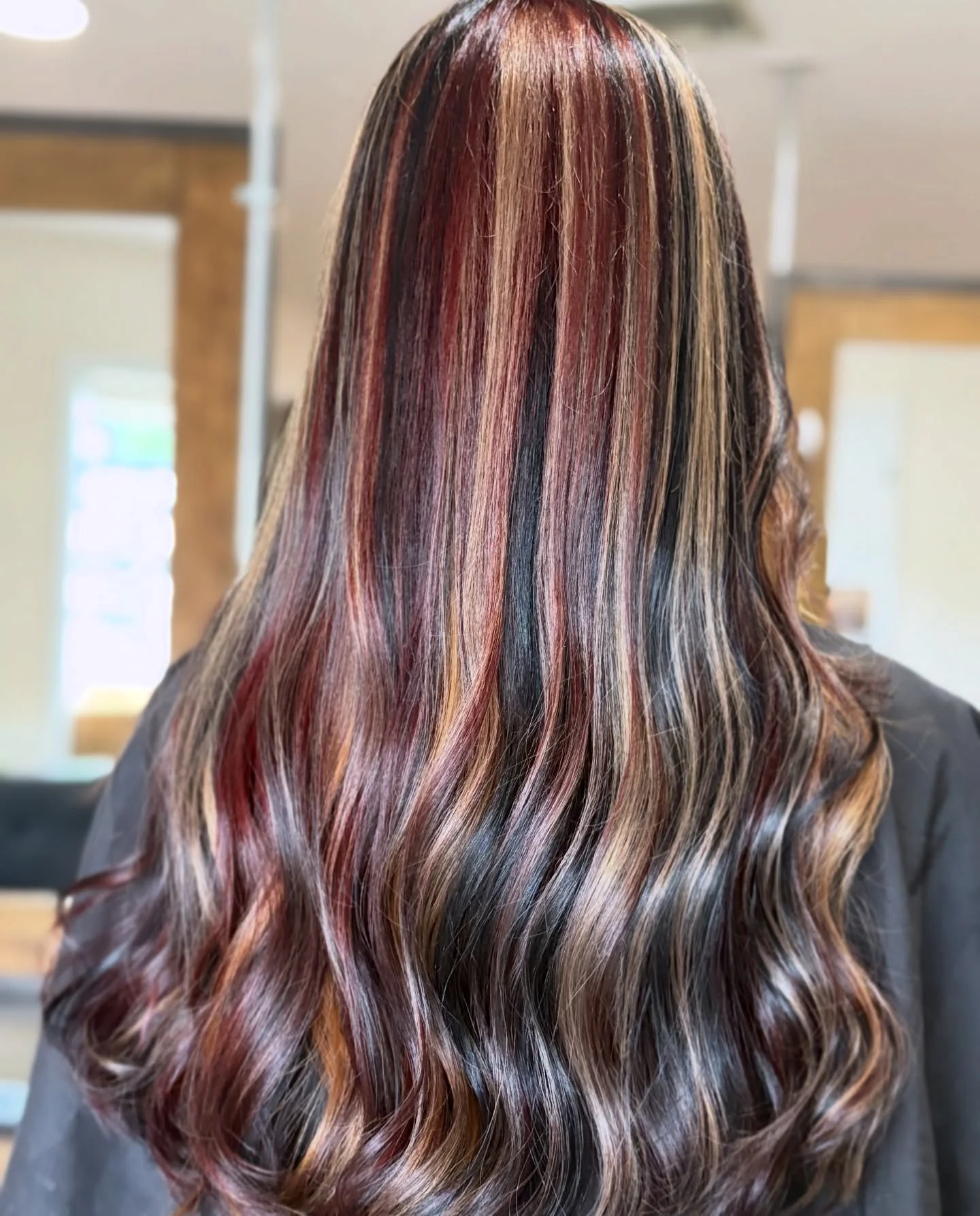another view of this calico color ✨✨
.
.
.
#hair #njhairsalon #calicohair #brunette 
#haircolor redken