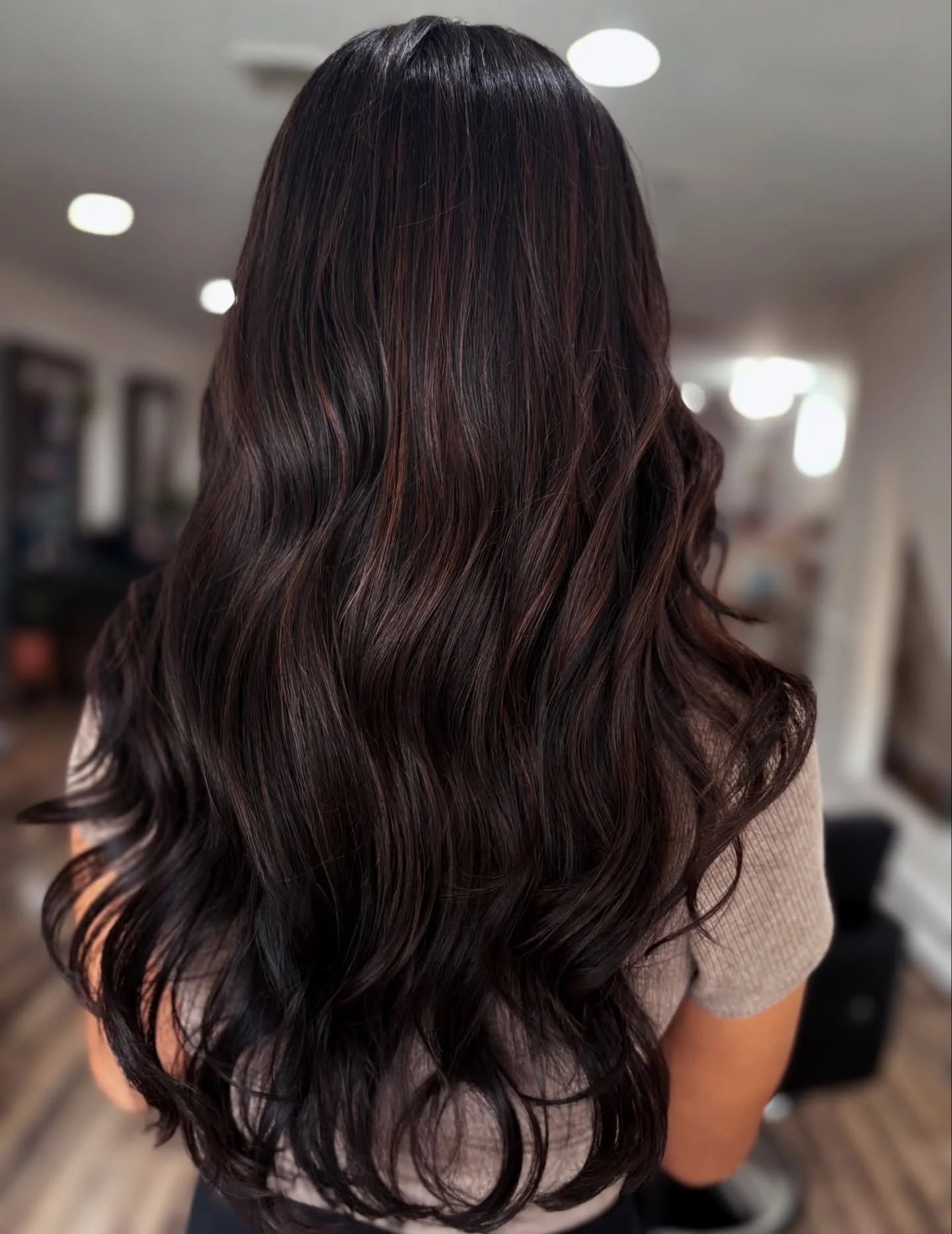 warm, rich dimension &amp; soft waves ✨✨
.
.
.
#hair #njhairsalon #balayage #brunettebalayage #redkenshadeseq