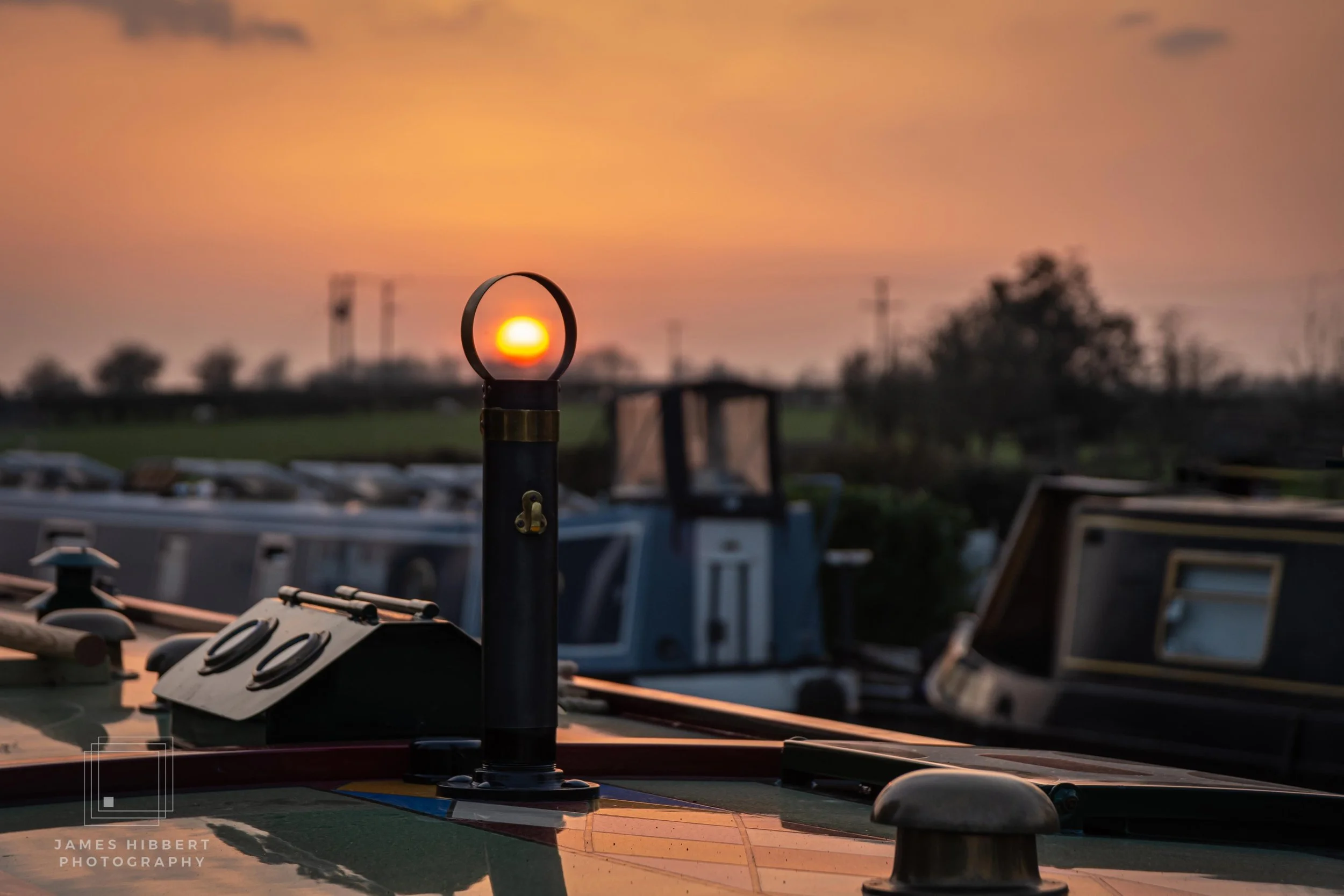 The sun goes down, Willington