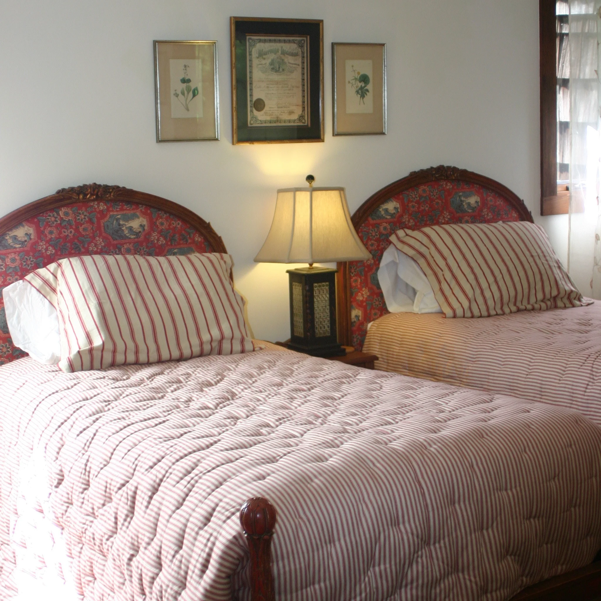TWIN BEDROOM1537.jpg