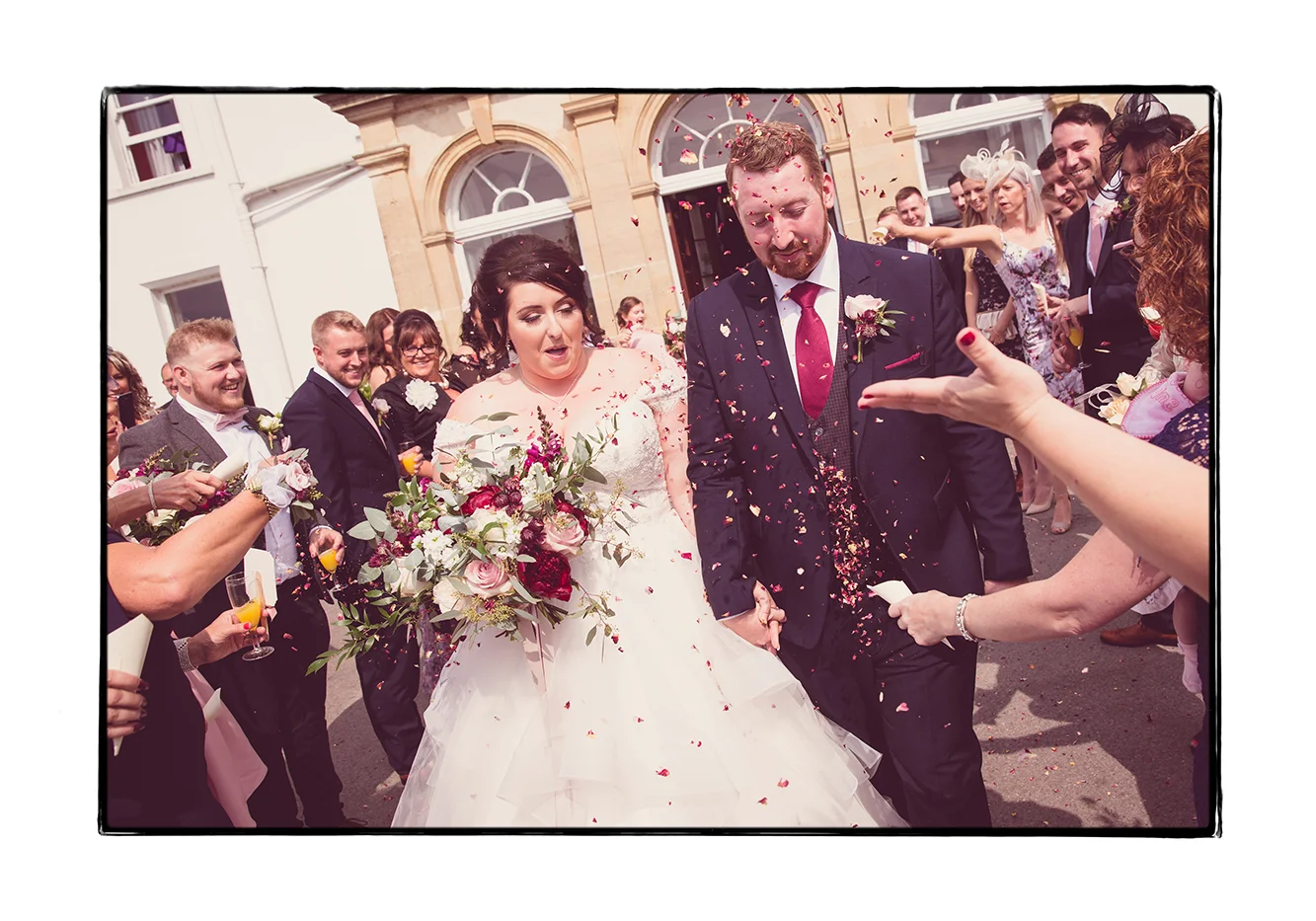 1_0005_confetti.jpg