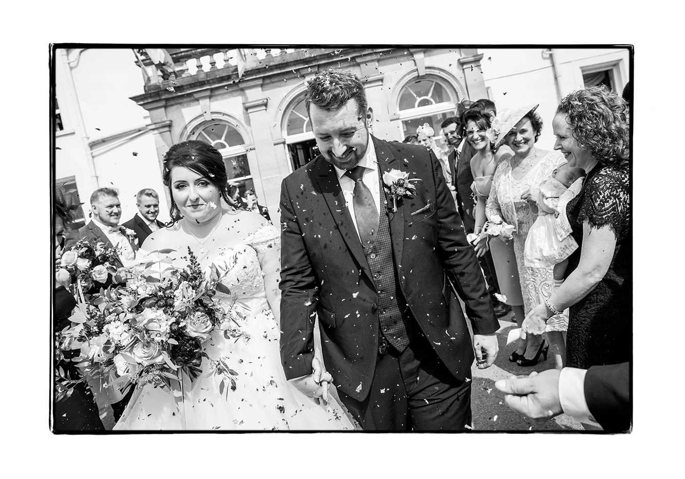 1_0006_confetti.jpg