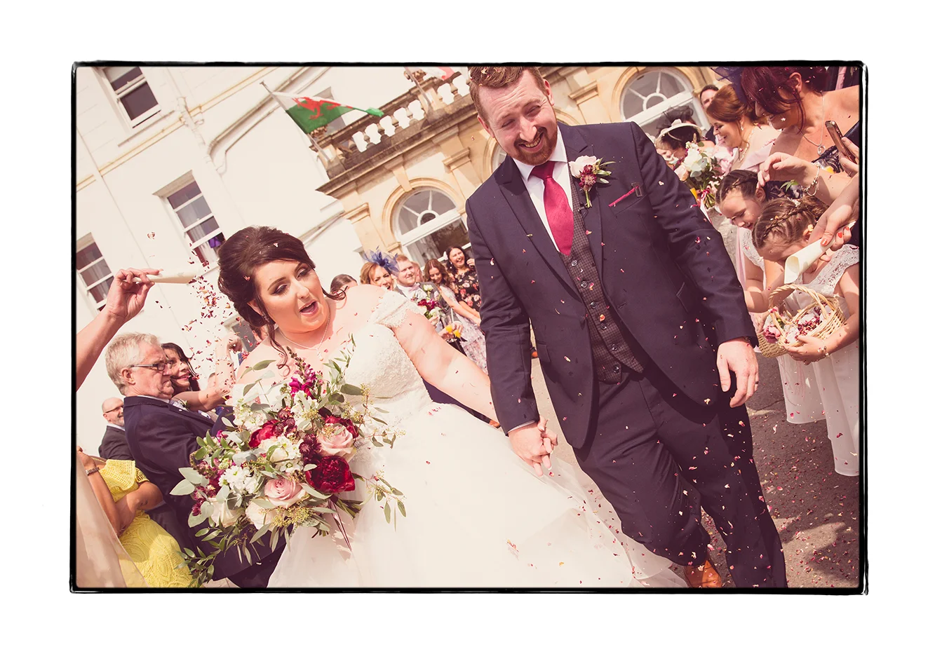1_0008_confetti.jpg