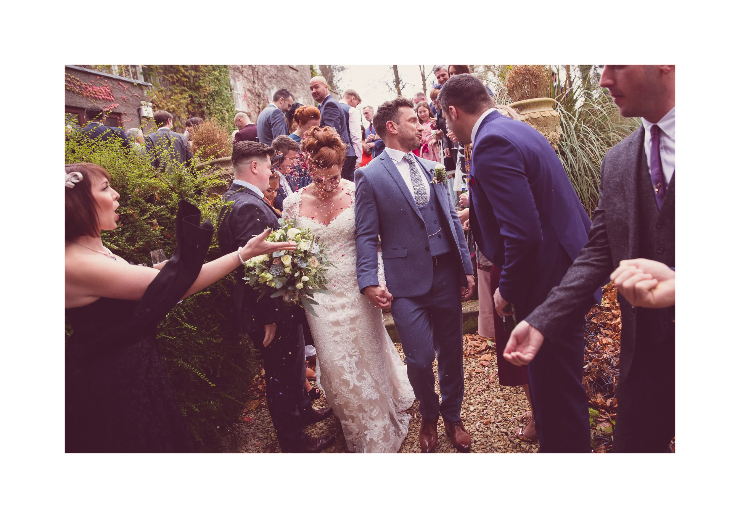 1_0006_confetti.jpg