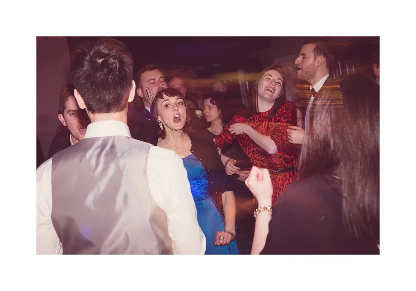 2_0013_dance.jpg