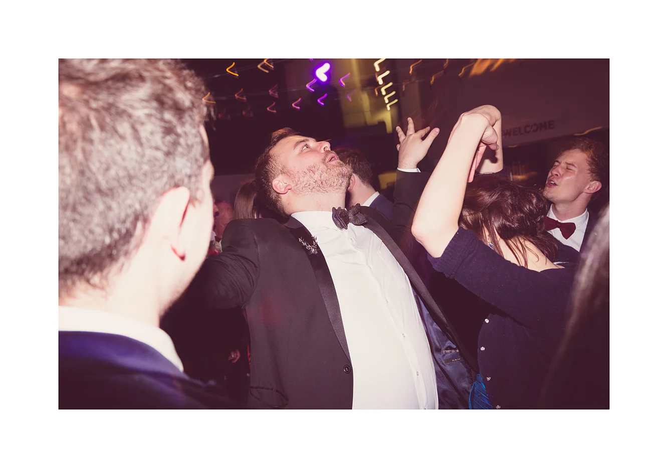 3_0007_dance.jpg