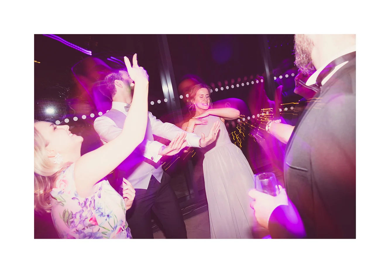 5_0006_dance.jpg