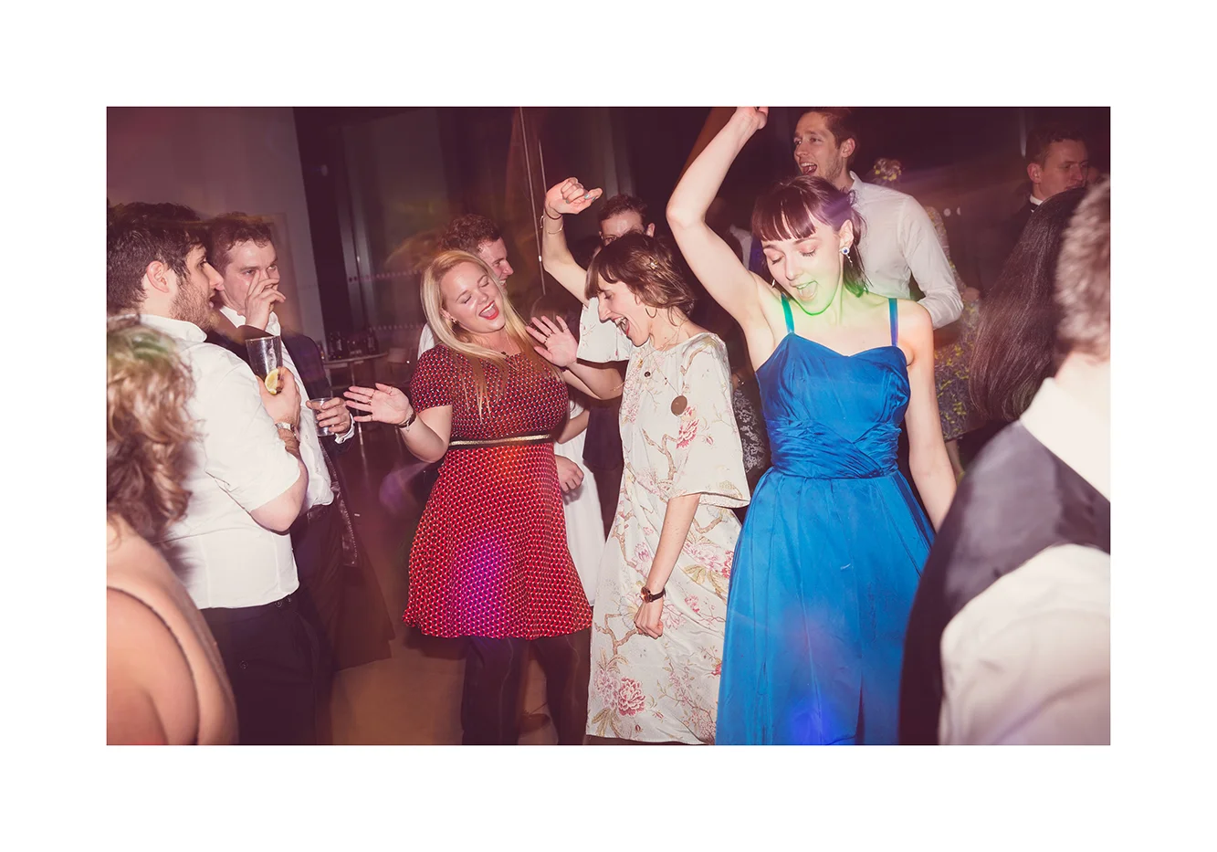 6_0003_dance.jpg