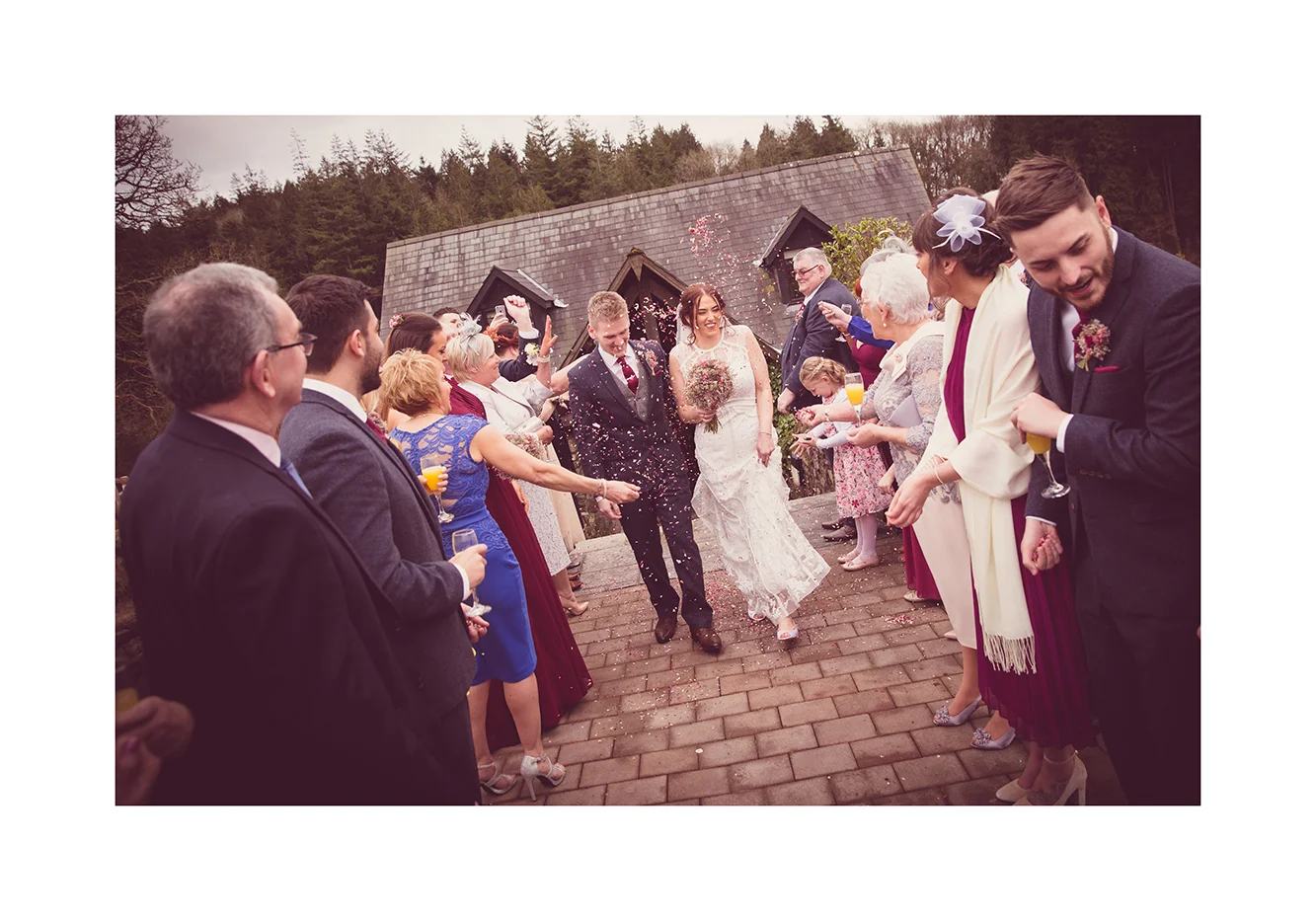1_0005_confetti.jpg