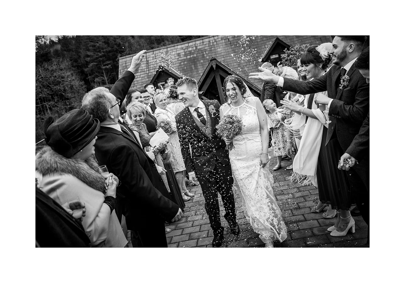1_0008_confetti.jpg
