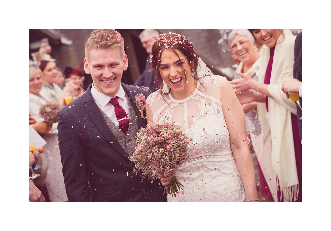 1_0010_confetti.jpg