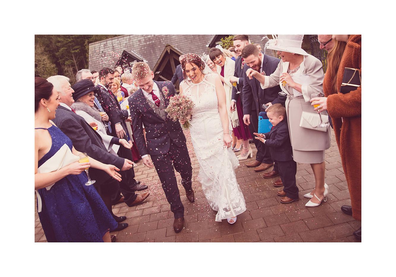 1_0011_confetti.jpg