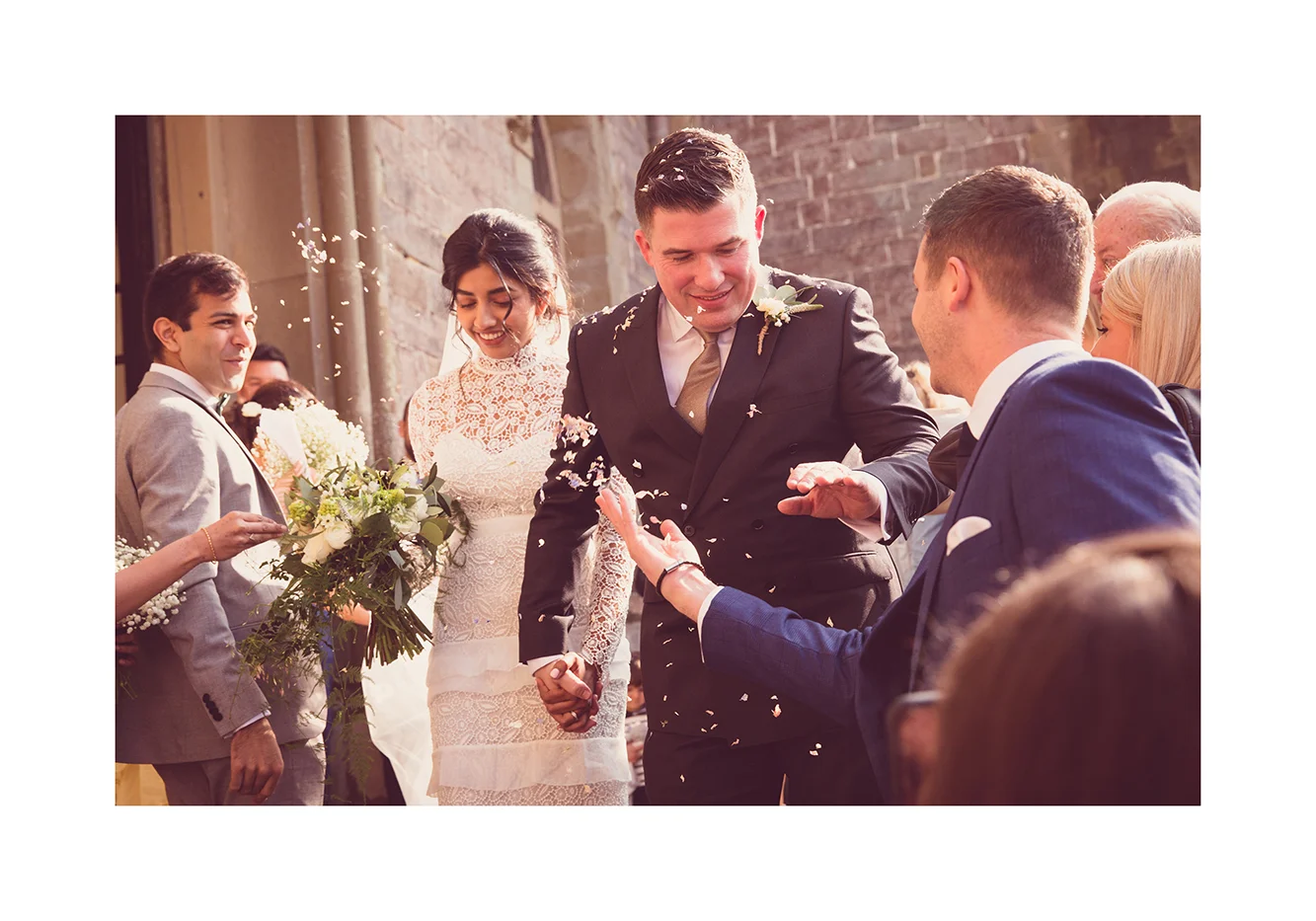 1_0002_confetti.jpg
