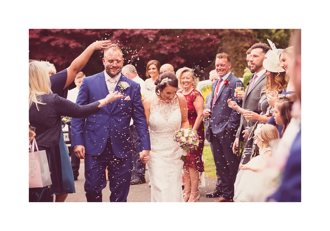 1_0006_confetti.jpg