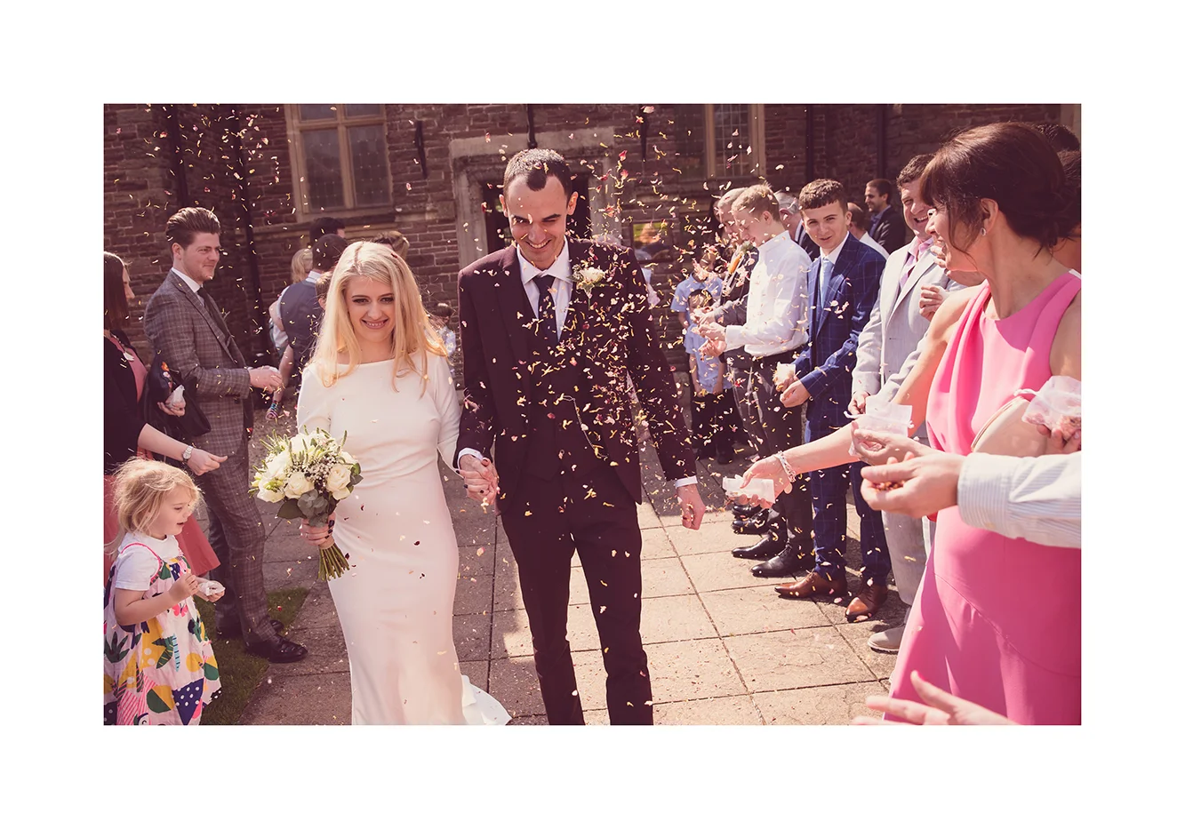 1_0006_confetti.jpg