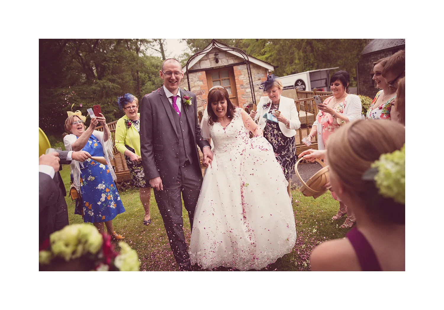 1_0005_confetti.jpg