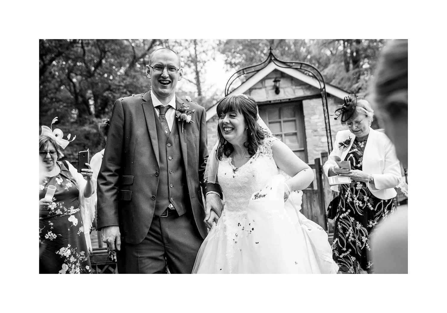 1_0007_confetti.jpg