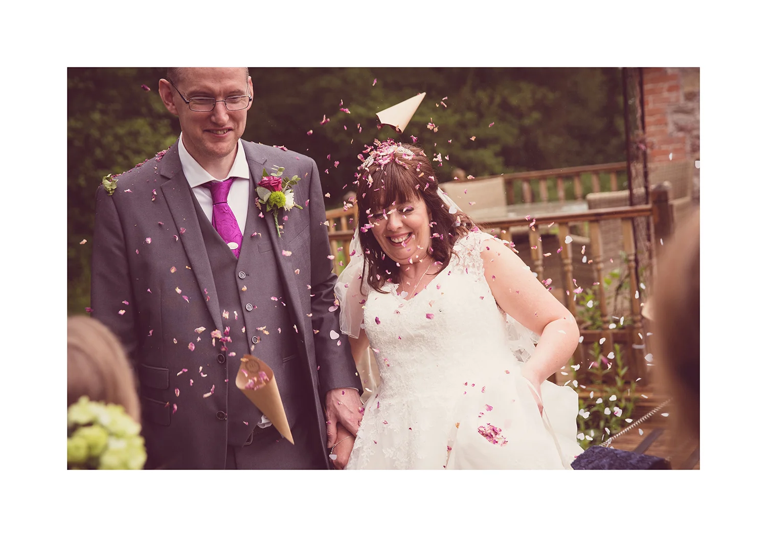 2_0000_confetti.jpg