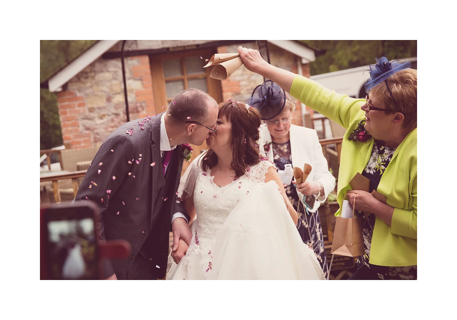 2_0004_confetti.jpg