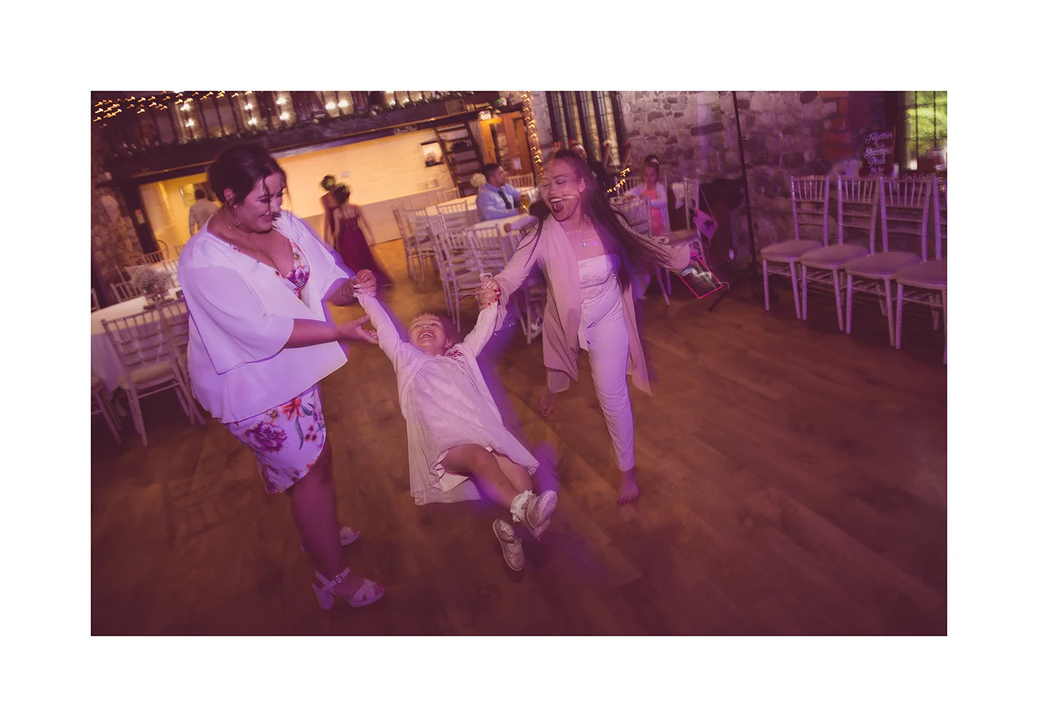 1_0004_dance.jpg