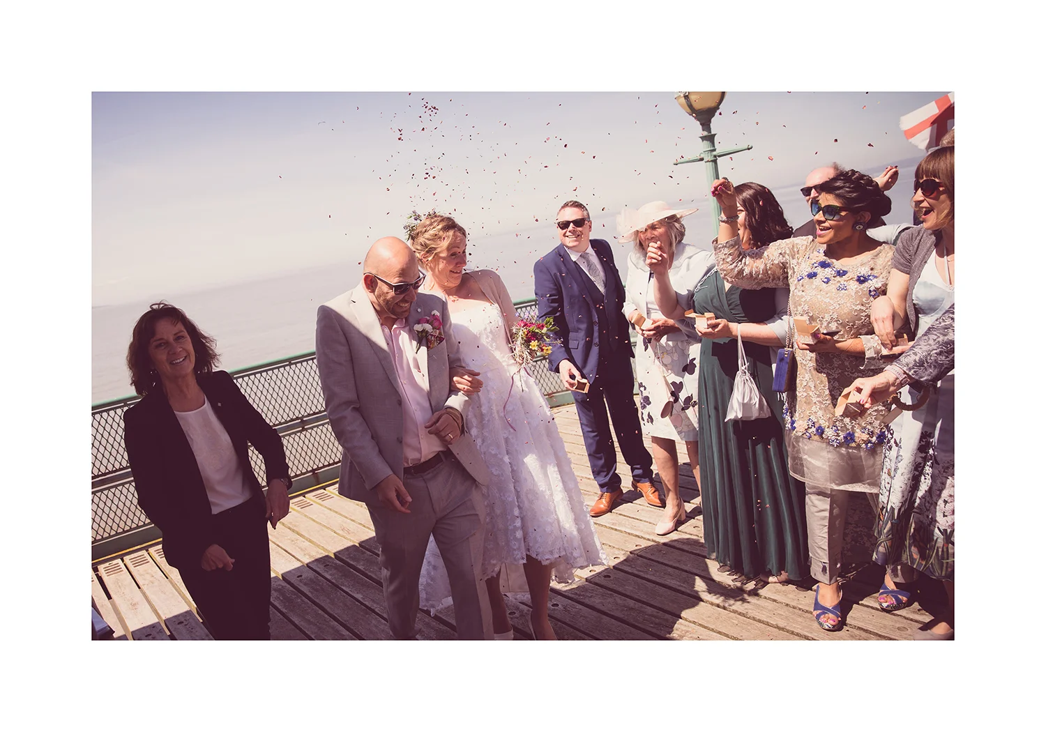 1_0002_confetti.jpg